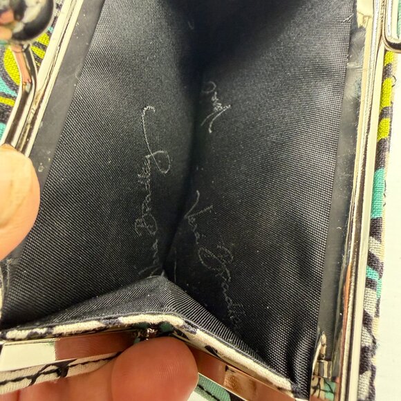 Vera Bradley Gallery Clutch Island Blooms Tri-fold Wallet/Coin Purse - Picture 3 of 4